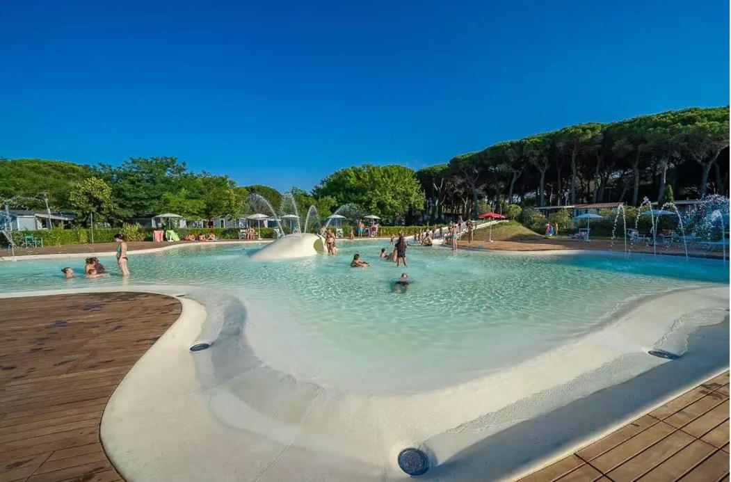 Vacanceselect Mobil Homes - Camping Pineta Sul Mare Camping Village Cesenatico Dış mekan fotoğraf