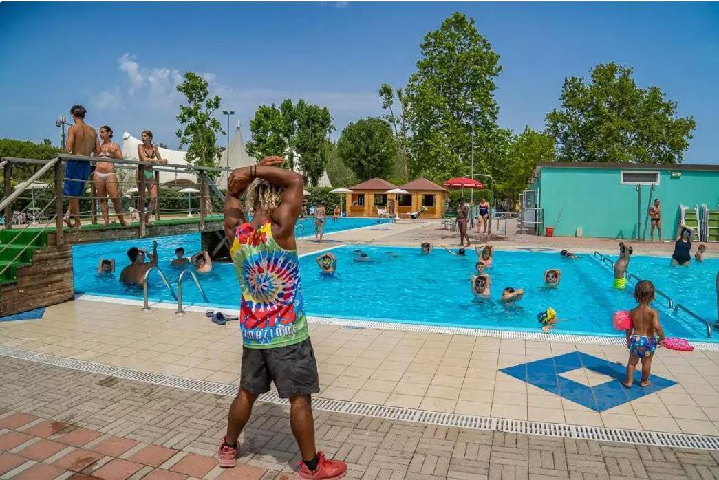 Vacanceselect Mobil Homes - Camping Pineta Sul Mare Camping Village Cesenatico Dış mekan fotoğraf
